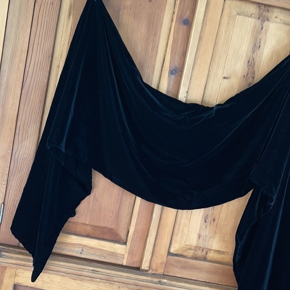 BLACK ALEXANDRA LUXURY VELVET STOLE LA JOLLA, CALIFORNIA - Picture 15 of 15